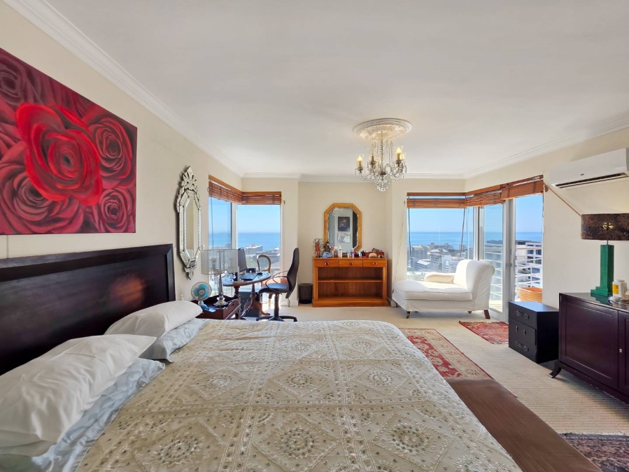 3 Bedroom Property for Sale in Sea Point Western Cape